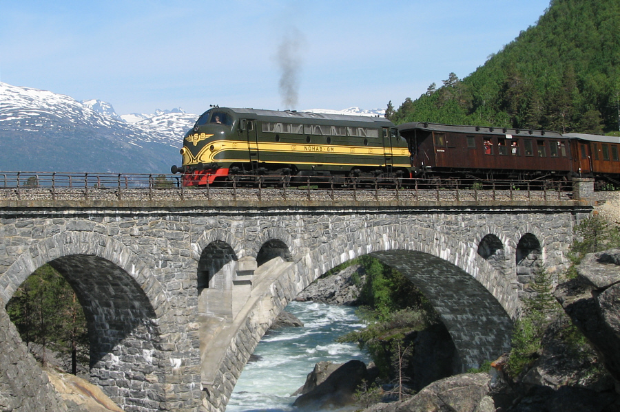 NOHAB Di3.602 auf der Raumabahn